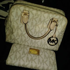 USED Michael Kors Purse & Wallet